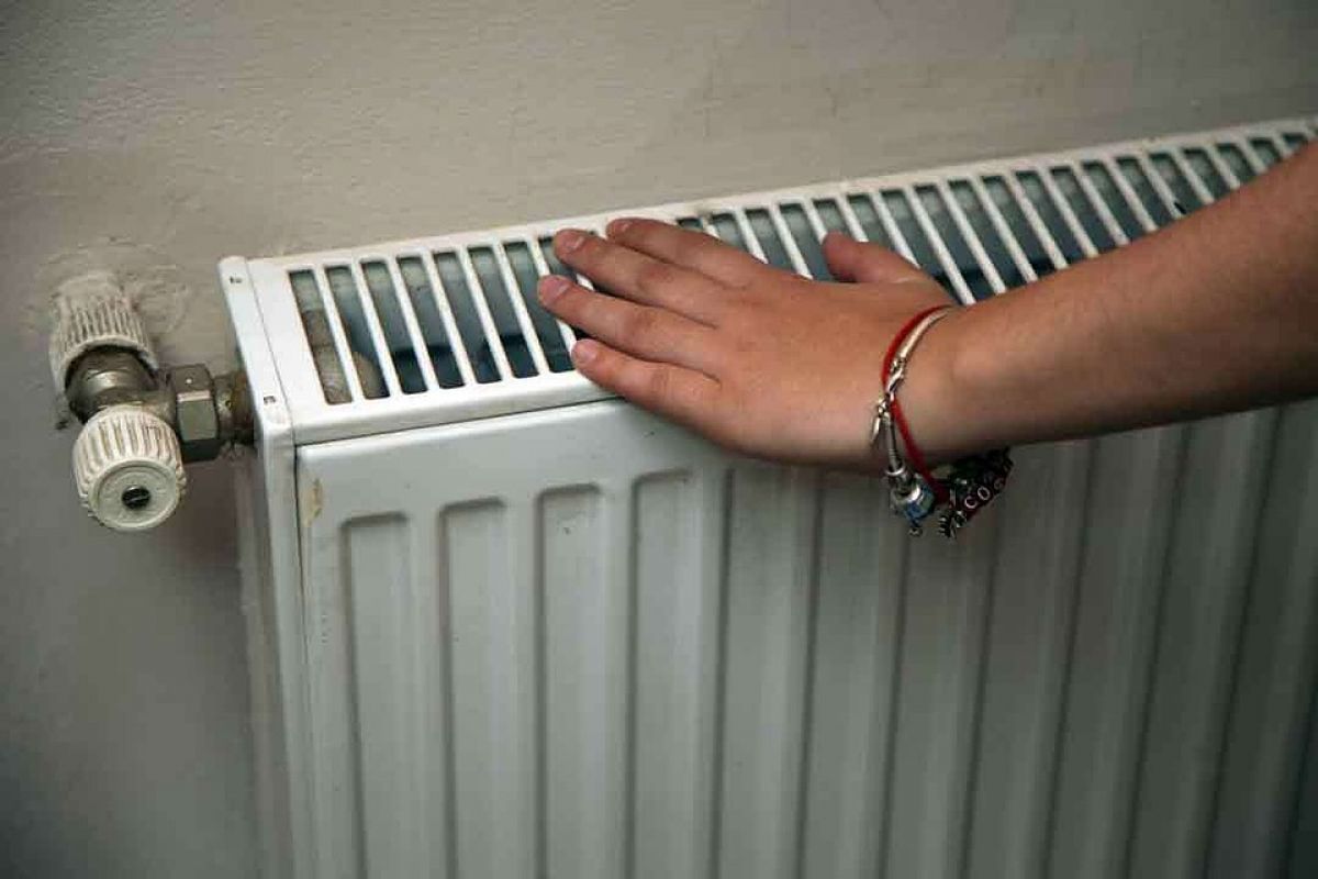 когда выключают отопление. батареи отопления. отключили отопление. отопления при какой температуре. темепера.